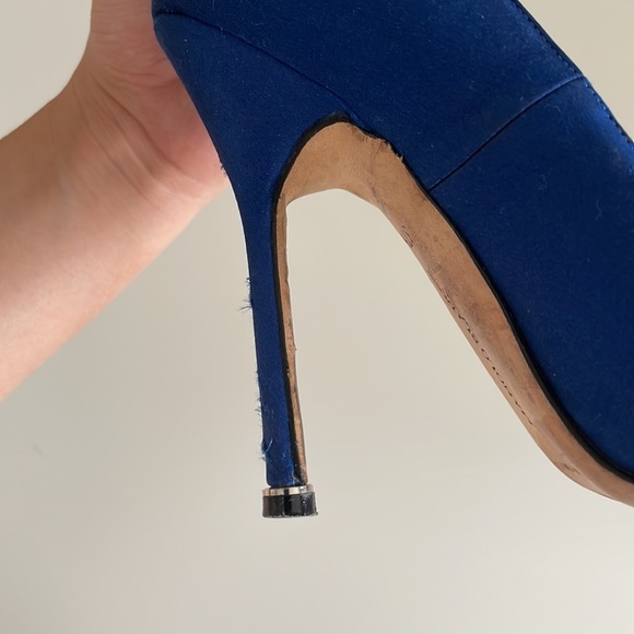 Manolo Blahnik Hangisi - Picture 11 of 12